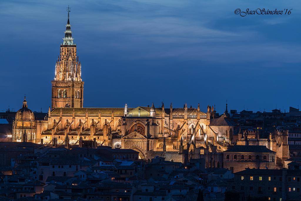 Apartamentos Adarve Toledo Luaran gambar